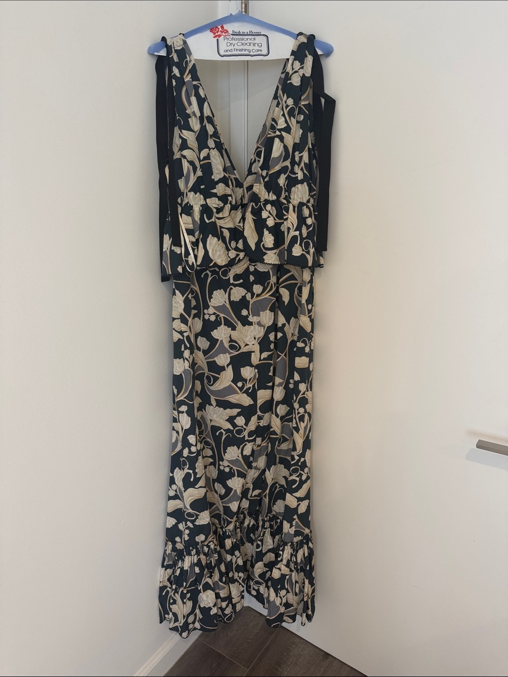 Agua Bendita Floral V-Neck Maxi Dress with midnight & Cream Print